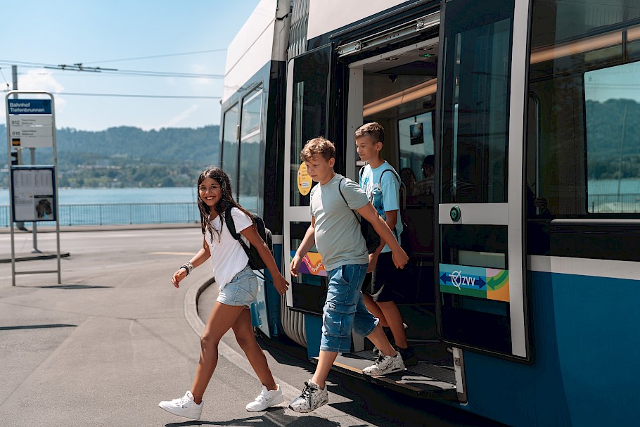 ZVV lanciert günstige Gruppentageskarte für Schulen – Initiative aus der Museumswelt